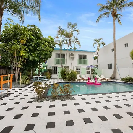 Las Olas Guest House-3